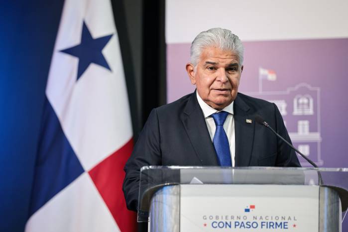 El presidente informó al país de la reunión con los diputados el dia de ayer, durante su conferencia de prensa semanal.