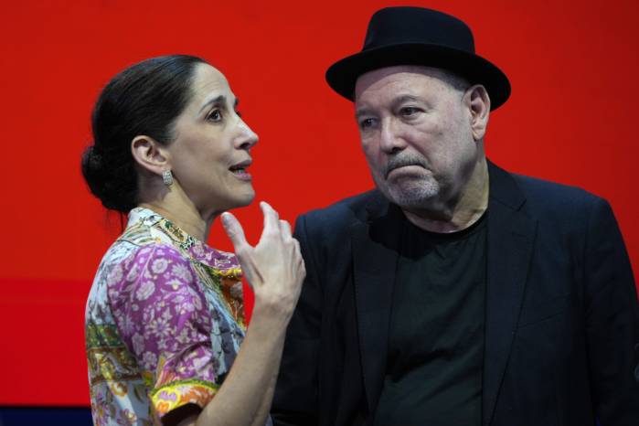 La ministra de Cultura Maruja Herrera con el cantautor y compositor Rubén Blades.