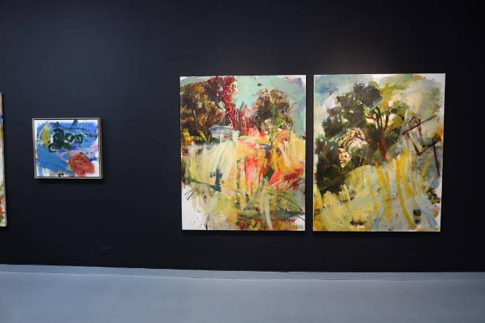 Entre el sonido y el silencio.Vicky Neumann presenta obras coloridas.