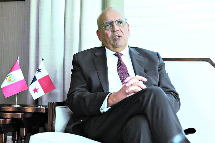 Mario López Chávarri, embajador de Perú en Panamá.