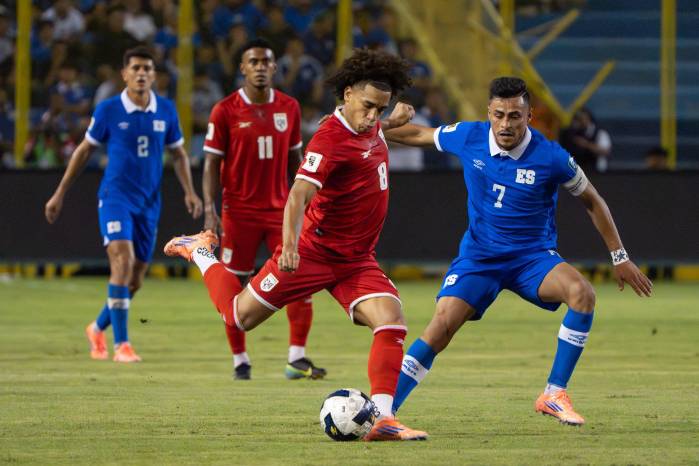 Adalberto ’Coco’ Carrasquilla, de la selección de Panamá, ante El Salvador durante las eliminatorias de Concacaf rumbo al Mundial 2026.