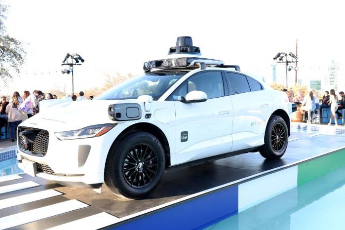 Uber y Waymo celebran SXSW en The High Road en Dawson el 10 de marzo de 2025 en Austin, Texas.
