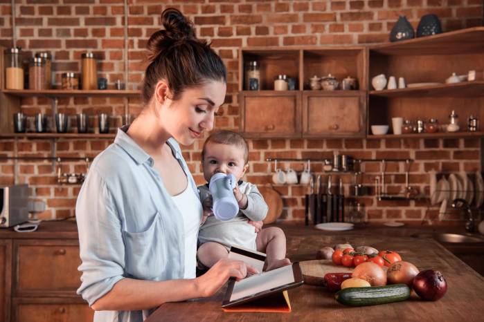 Los consumidores cada vez compran más alimentos en línea.