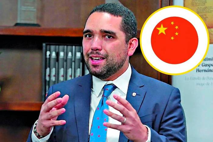 El diputado Roberto Zúñiga en una imagen de archivo modificada con inteligencia artificial.