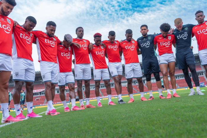 La selección de Panamá previo a uno de sus entrenamientos.