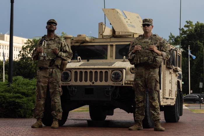 Fotografía de miembros de la Guardia Nacional en Washington.