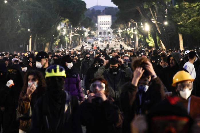Las protestas estudiantiles también tuvieron su eco en Tirana (Albania).