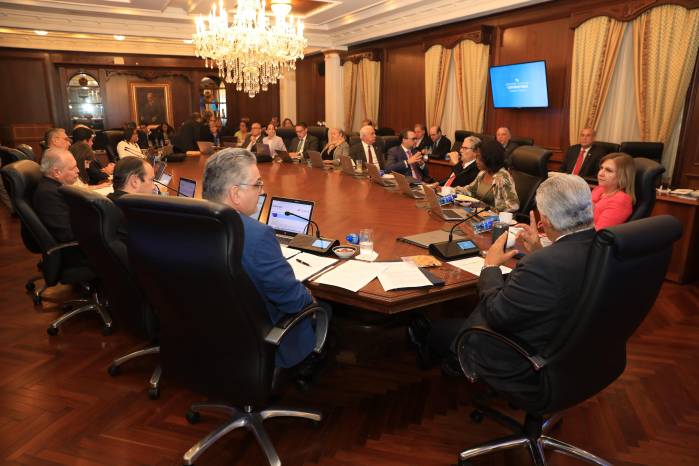 También se eliminó la suspensión del artículo 23 de la Constitución del Estado de Urgencia.