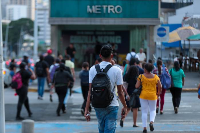 La economía necesita consumo e inversión privada para sostener el empleo.
