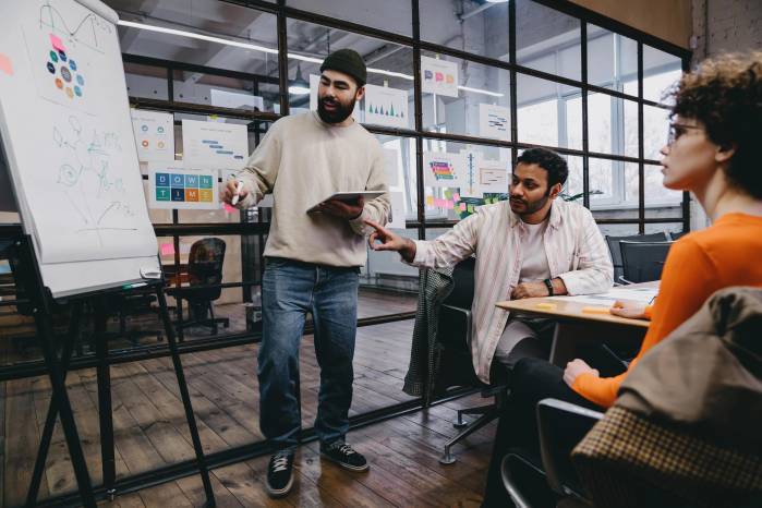 El emprendimiento puede abrir nuevas oportunidades para los jóvenes y fortalecer la actividad económica.