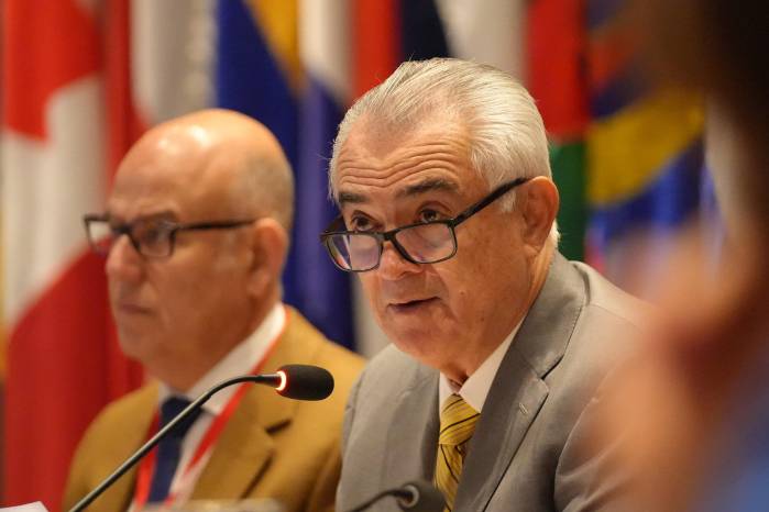 El secretario Ejecutivo de la CEPAL, José Manuel Salazar-Xirinachs, explicó el impacto en el canal comercial, , la inflación y el enfriamiento en la economía global.