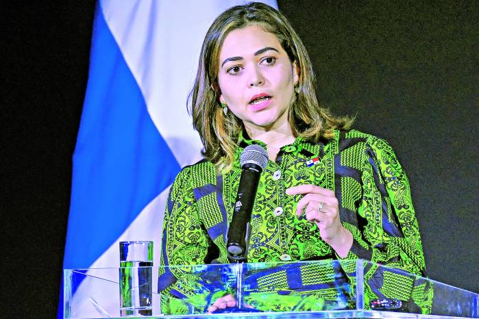 Janaina Tewaney: ‘Panamá debe mantener una política exterior de balance y no alineamiento’
