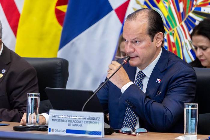 El canciller Javier Martínez-Acha respondió al representante chino Xie Feng durante un intercambio diplomático ocurrido en la Asamblea General de la OEA celebrada en Panamá.