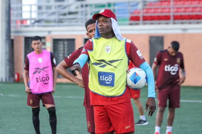 El entrenador de la selección de Panamá sub-20, Jorge Dely Valdés.