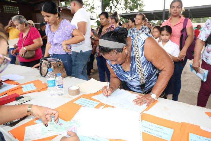 El Ifarhu continuará con los pagos de becas, asistencias y Pase-U a nivel nacional.