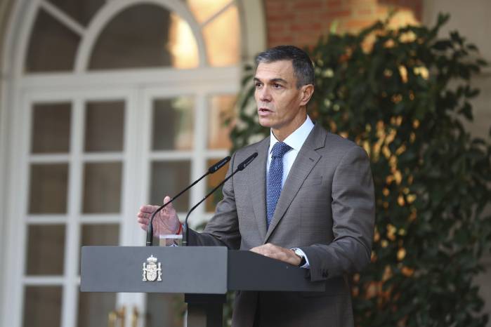 El presidente del Gobierno español, Pedro Sánchez, anuncia este lunes la disolución de las Cortes y el adelanto de las elecciones generales al domingo 29 de noviembre.