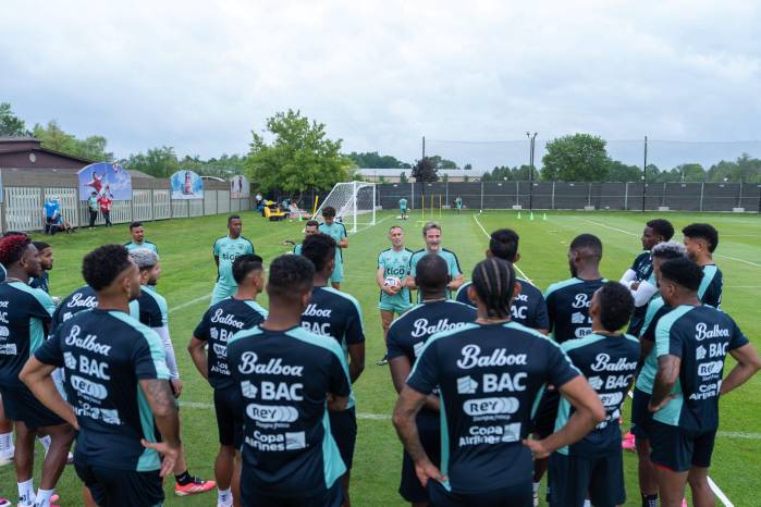 Jugadores de la selección de Panamá previo a un entrenamiento.