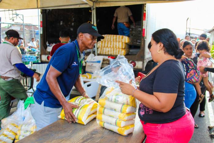 El arroz es el producto más buscado en las agroferias del IMA.