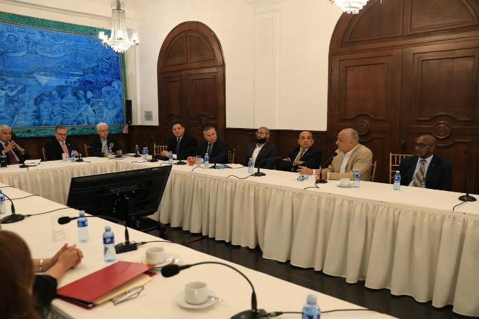 El la imagen el presidente de la República, José Raúl Mulino junto a integrantes de la bancada oficialista Realizando Metas. Panamá marca la agenda del 12 de febrero con hechos políticos y judiciales.