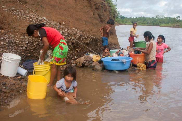 El 57% enfrenta falta de acceso a agua potable y 31% vive sin acceso a energía eléctrica, entre otras privaciones vinculadas a sus condiciones de vida.