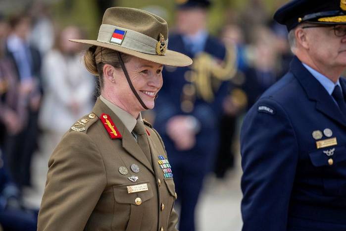 Australia nombra por primera vez a una mujer como jefa de su Ejército.