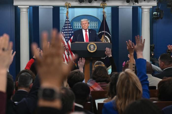 Donald Trump ofreció una comparecencia no anunciada en la sala de prensa de la Casa Blanca, en la antesala de su viaje al Foro Económico Mundial de Davos.