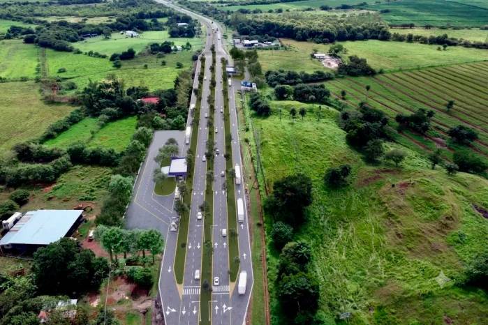 La concesión de $312.3 millones incluye obras de seguridad vial, retornos, videovigilancia y mantenimiento entre Loma Campana y Santiago.