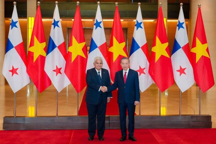 El presidente de Panamá, José Raúl Mulino Quintero, y el presidente de Vietnam, Tô Lâm, encabezan la firma de acuerdos bilaterales en Hanói.