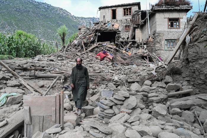 Los efectos del terremoto, seguido de al menos cinco réplicas, podrían afectar a “cientos de miles” de personas, alertó Indrika Ratwatte, coordinador humanitario de Naciones Unidas.