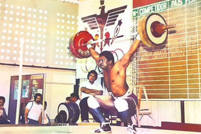 Florencio Aguilar (centro) se hizo dueños de la clásica centuria en los Bolivarianos de 1981. Junto a él, Daley (Izq.) y Pitters (Der.)