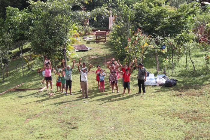 En las comunidades apartadas, la solidaridad de los vecinos fue importante para afrontar los primeros días posteriores al terremoto.