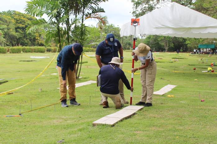 Comision 20 de diciembre informa sobre Continuacion de proceso de exhumacion en el cementerio Jardin de Paz. La Estrella de Panamá/Dayana Navarro