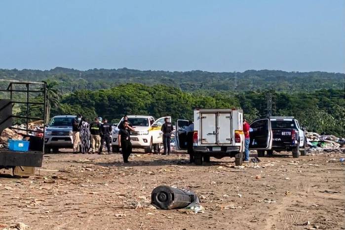 Unidades de Criminalística recopilan indicios en el Vertedero Municipal de Monte Esperanza, Colón.
