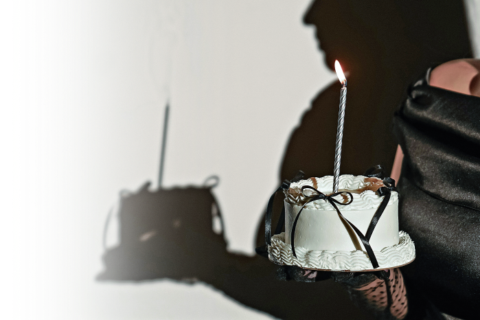 Estas historias se cuentan con un poco de agravio, por el altoparlante sonido de la dependiente del supermercado.