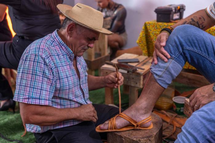 Los artesanos contarán con productos para la venta, así como darán muestra de su conocimiento en las diversas confecciones.