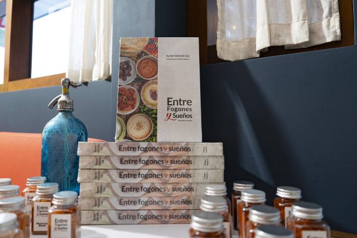 Entre Fogones y Sueños está disponible en El Nacional by Chef Ayelet, Lula Casco y en Cuanto app.