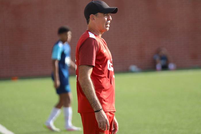 El entrenador de la selección sub-17 de Panamá, Leonardo Pipino.