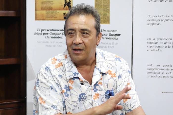 Alfonzo Obregon, actor y director de doblaje.