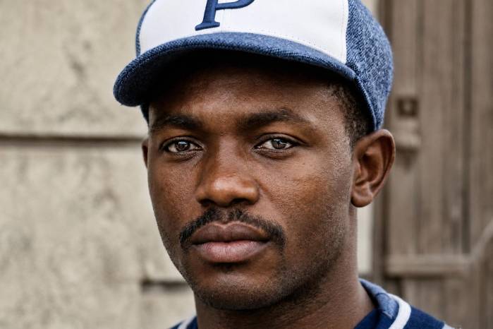 Fue jugador de la selección nacional Panamá, participando en la VII Serie Mundial de Béisbol Amateur celebrada en Venezuela en 1944, donde dejó promedio de bateo de .314.