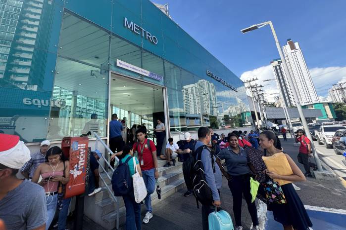 El Metro de Panamá suspendió operaciones.