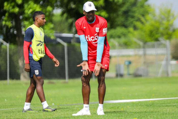 El entrenador de la selección sub-20 de Panamá, Jorge Dely Valdés.