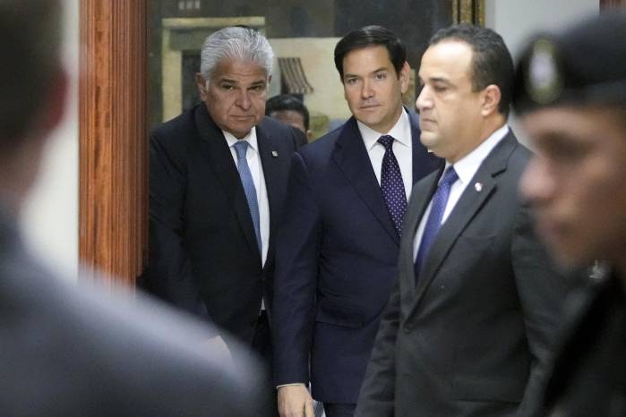 Mulino se reúne con Marco Rubio en Davos y recibe invitación a cumbre regional.