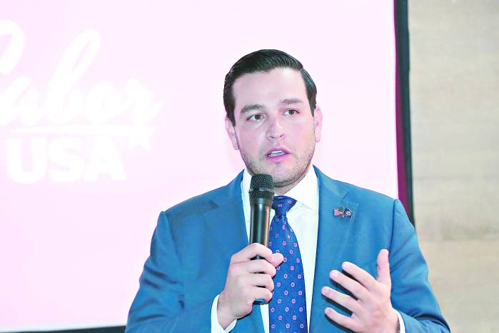 Kevin Marino Cabrera, embajador de Estados Unidos en Panamá durante el lanzamiento del calendario de Sabor USA 2026.