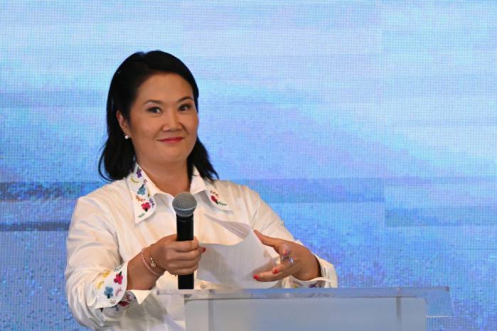 Keiko Fujimori pidió prudencia ante los resultados parciales y aseguró que aún faltan actas clave por contabilizar.