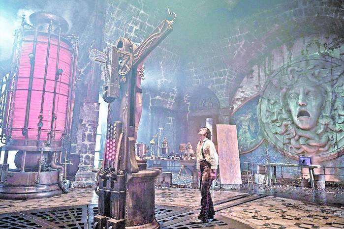 Frankestein: el que crea y luego abandona. Recibió tres estatuillas doradas en áreas técnicas.