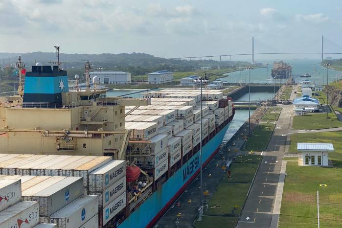 Por el Canal de Panamá transita cerca del 6% del comercio global.