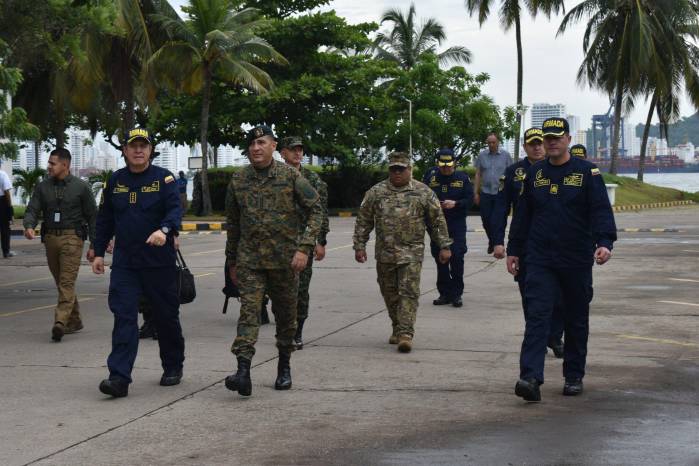 Las operaciones conjuntas se realizarán en áreas de interés común donde estos grupos delinquen con narcotráfico, contrabando, minería ilegal, pesca ilegal y migración irregular.