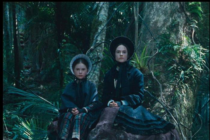 The Piano (1993, Nueva Zelanda), de Jane Campion, logró el Oscar en las categorías de actriz para Holly Hunter, actriz de reparto para Anna Paquin y guion original.
