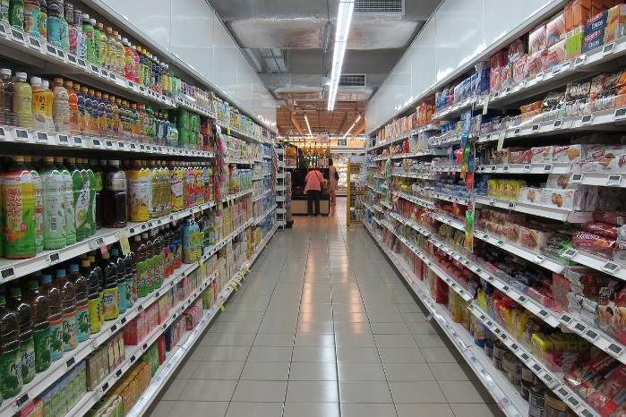 Las etiquetas de precios deberán incluir el ITBMS.