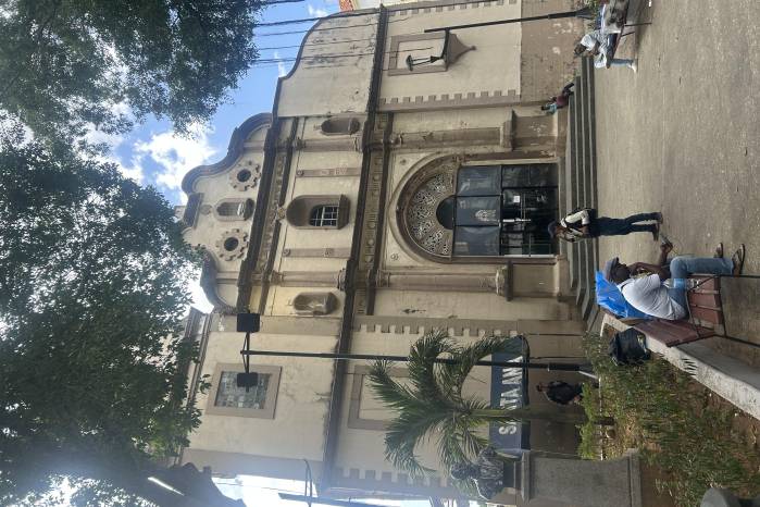 Muchas iglesias coloniales ubicadas fuera del área de intramuros del Casco Antiguo —en el denominado arrabal— han quedado en el abandono y el olvido.